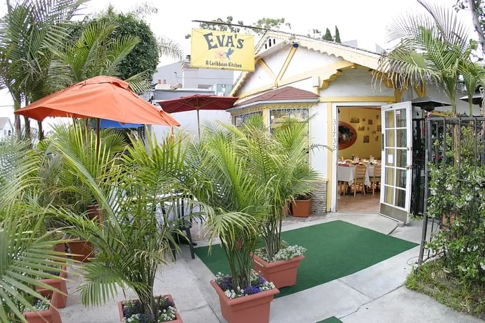 Professional garden landscaping experts serving New Orleans, LA - Two3's Lawn Service