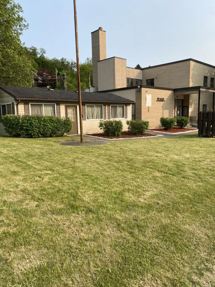 Affordable landscaping services in Duquesne, PA by Tyeneka Barlow