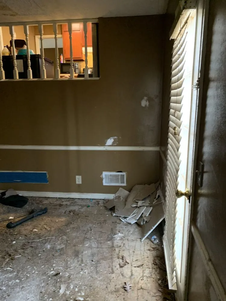 Expert yard cleanup service for homes in Conyers, GA by Tye’s Maintenance & Repairs