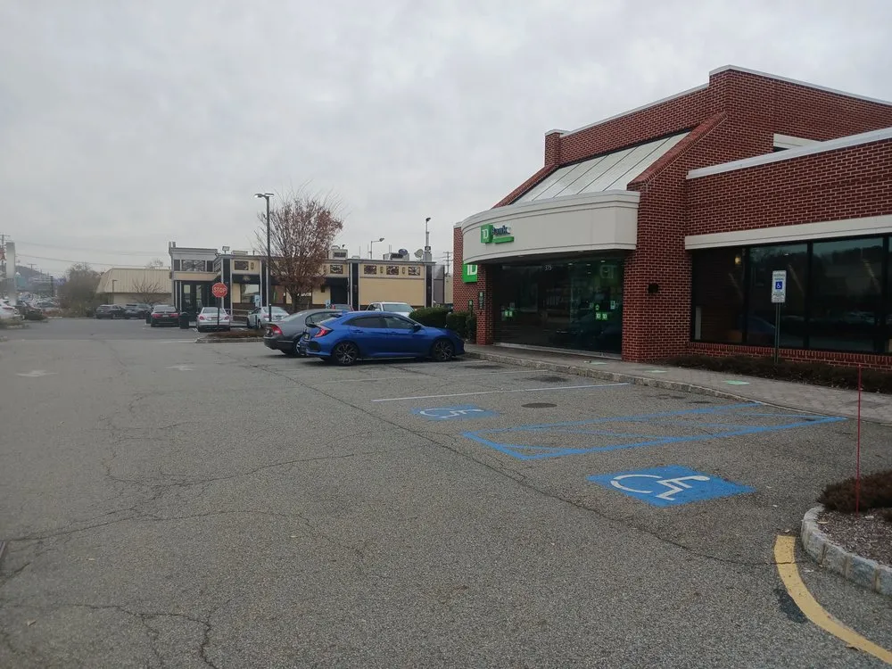 Custom outdoor landscaping in Garfield, NJ by Tyken