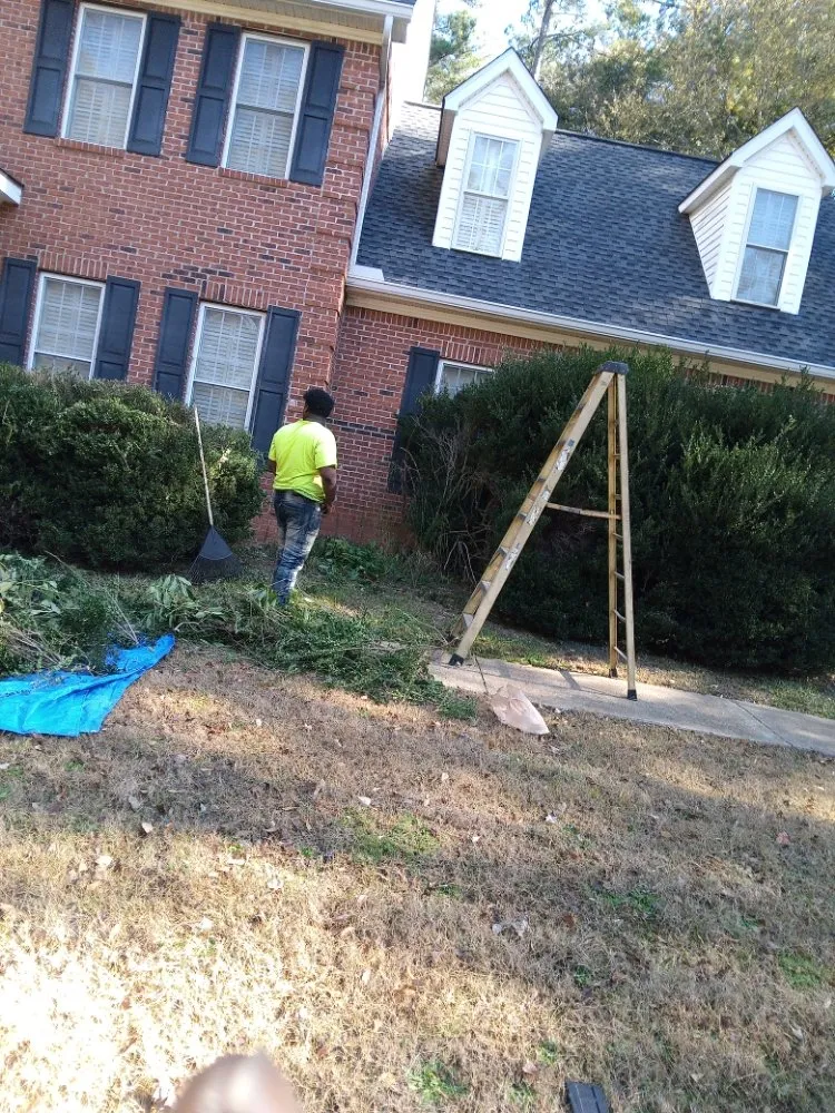 Custom garden landscaping for homes in Newnan, GA by Tyler & Taylor landscaping