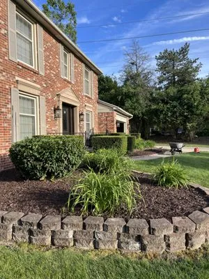 Tyler's Lawn & Land Logo