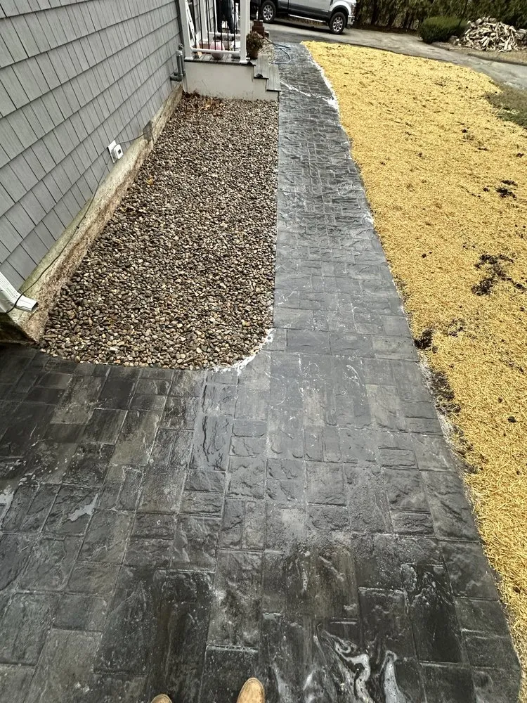 Affordable garden landscaping for beautiful yards in North Franklin, CT by Tylers Property Maintenance