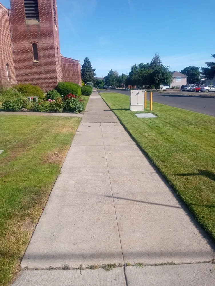 Affordable yard maintenance in Yakima, WA - Tylor Croy's Lawns