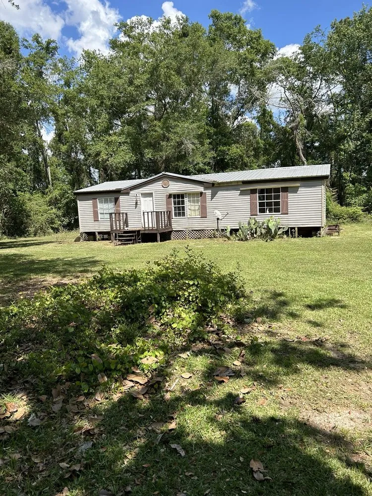 Top-rated garden landscaping for homes in Oxnard, CA by Tyson Lawn Care