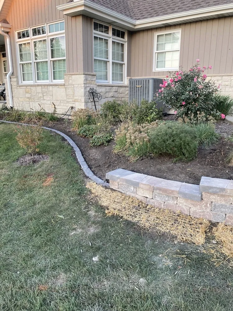Reliable landscaping services in Shorewood, IL by Tz landscaping