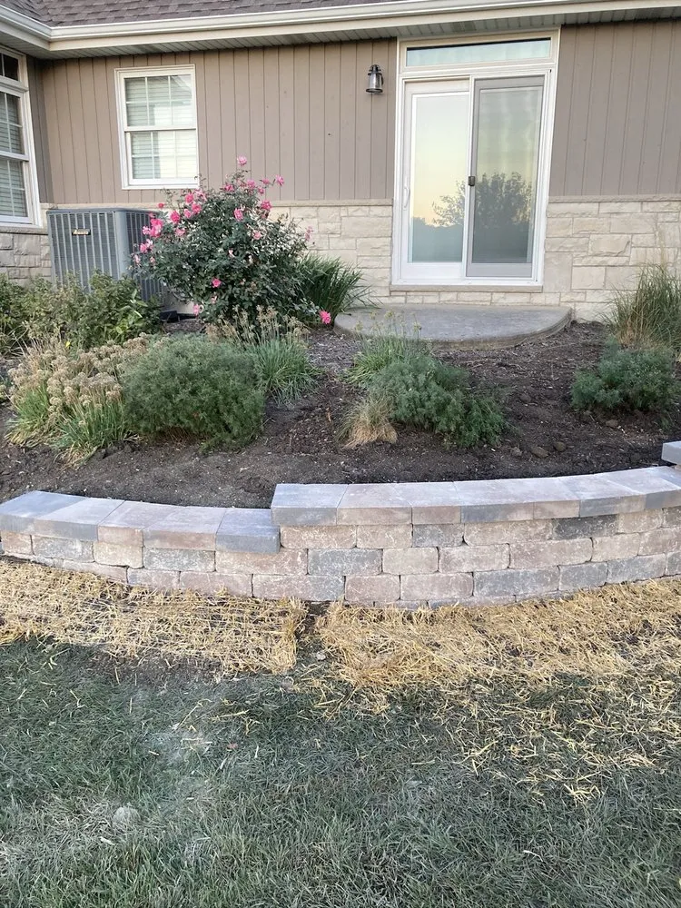 Professional landscape design with custom design in Shorewood, IL by Tz landscaping