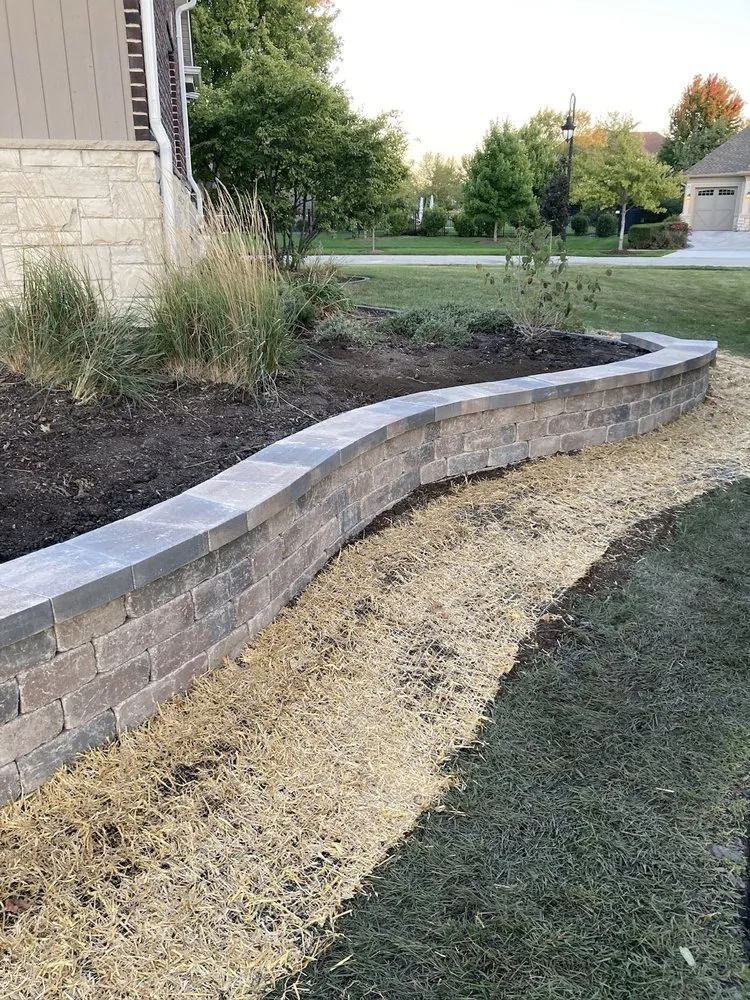 Custom garden landscaping in Shorewood, IL by Tz landscaping