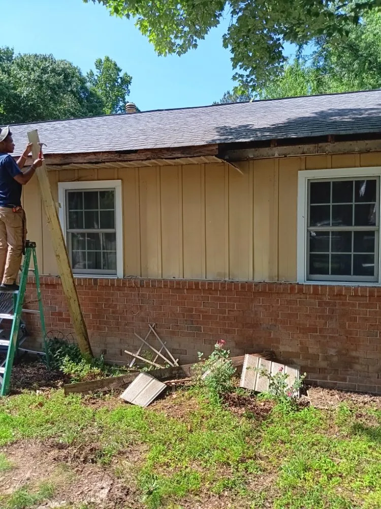 Expert lawn care service experts serving Petersburg, VA - T&Z Lawncare Services