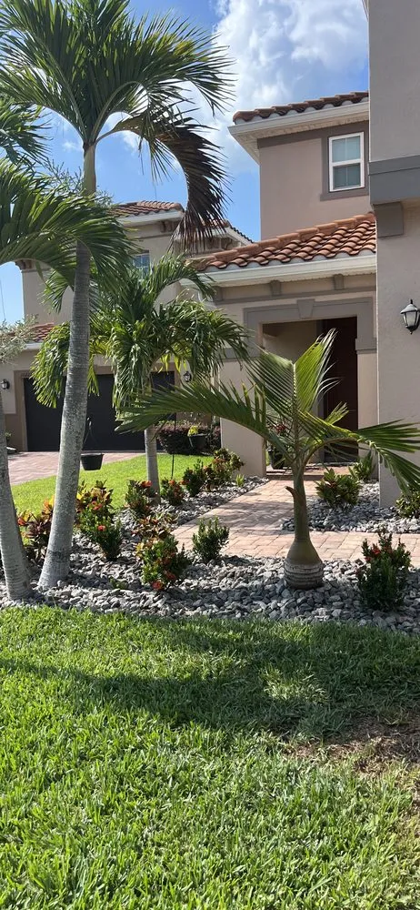 Expert lawn care service in Orlando, FL by U-BIQ