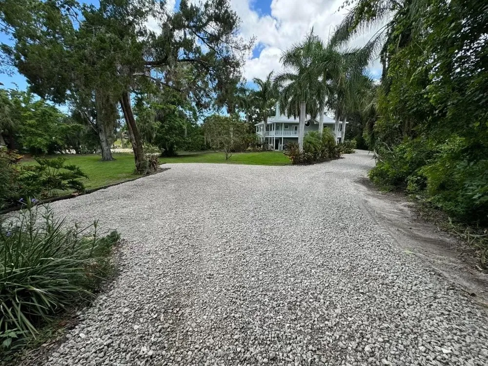 Reliable lawn care service experts serving Sarasota, FL - Ubben Earthworx