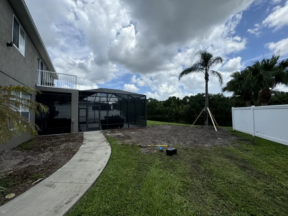 Affordable yard cleanup service for beautiful yards across Sarasota, FL - Ubben Earthworx