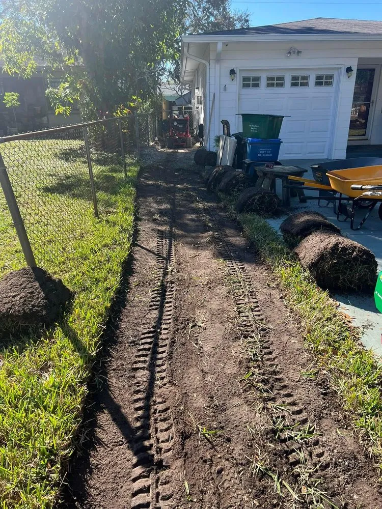 Expert lawn care service in Sarasota, FL - Ubben Earthworx