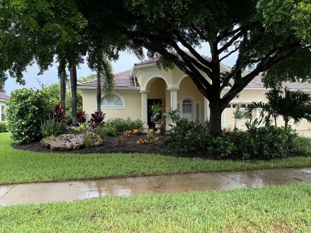 Custom yard cleanup service in Sarasota, FL - Ubben Earthworx