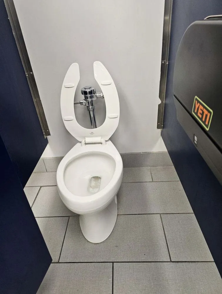 Expert lawn care service experts serving Beachwood, OH - UCM Services