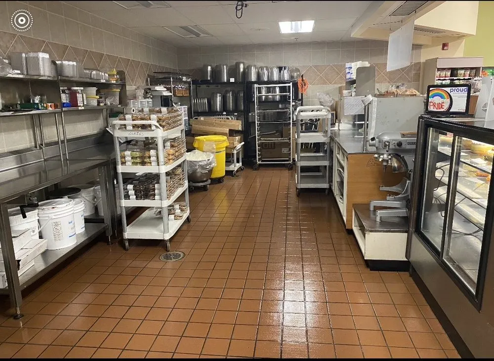 Custom yard maintenance in Beachwood, OH by UCM Services