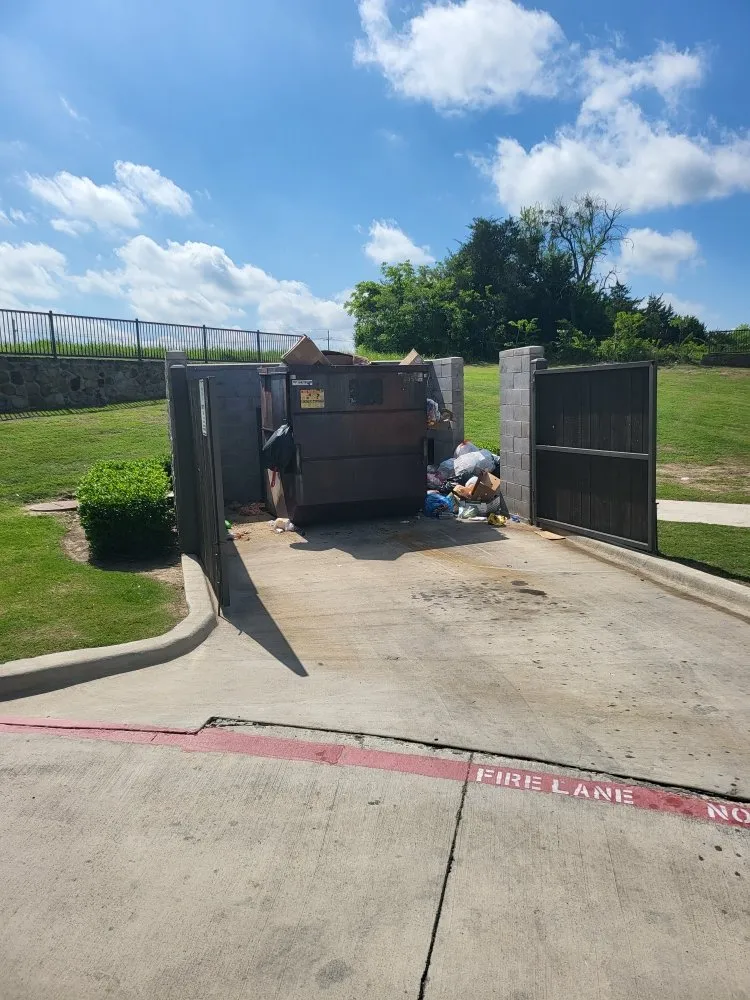 Custom yard maintenance for beautiful yards in Garland, TX by Ufckennels214