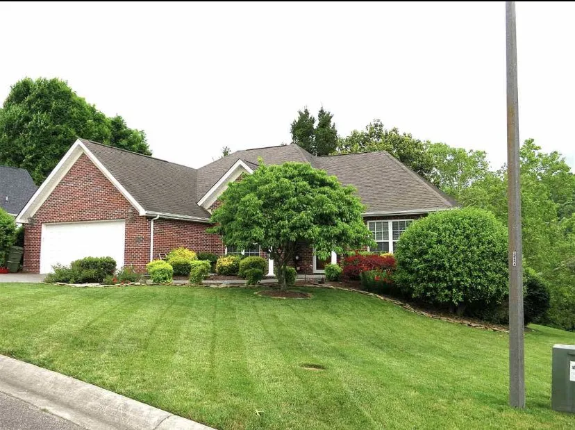 Affordable landscaping services experts serving Morristown, TN - Ugalde Mowing Service