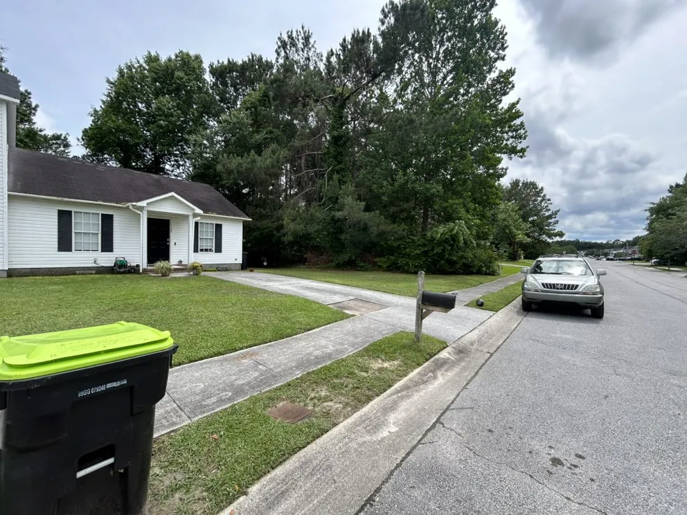 Local lawn care service for outdoor upgrades in Swansboro, NC by Ugly Creationz Lawncare