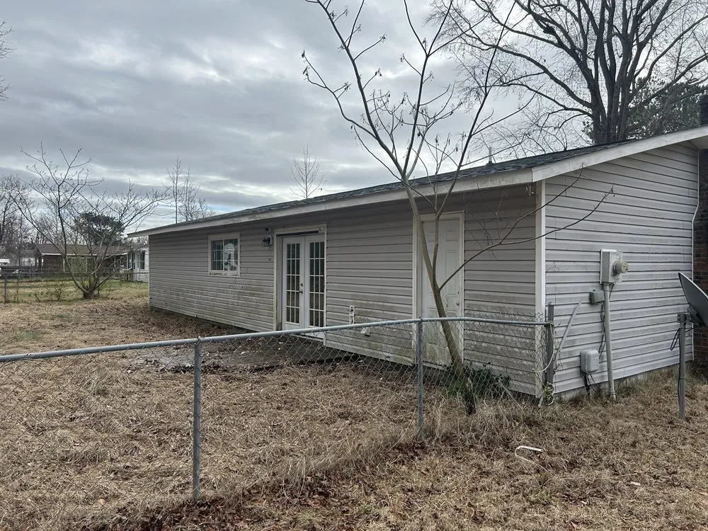 Professional yard cleanup service for homes across Swansboro, NC - Ugly Creationz Lawncare