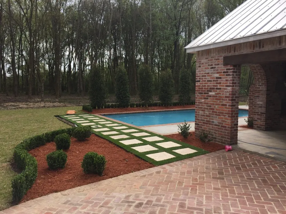 Trusted yard cleanup service in Baton Rouge, LA - UGO Professional Landscape Services