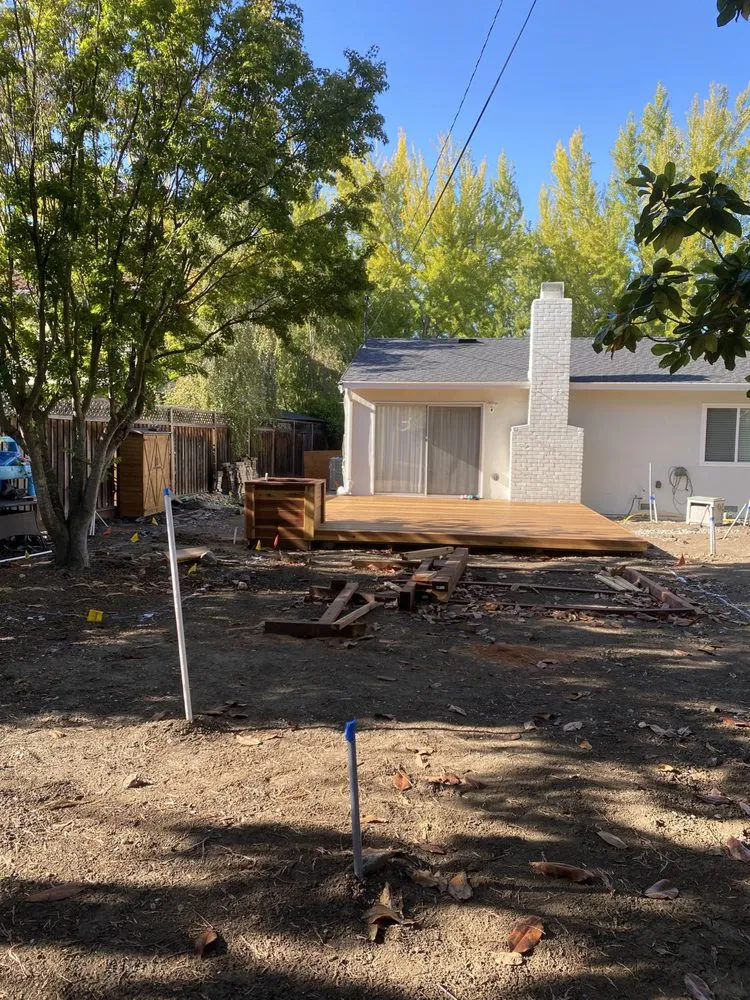 Professional garden landscaping for year-round maintenance in Menlo Park, CA by UH Landscape