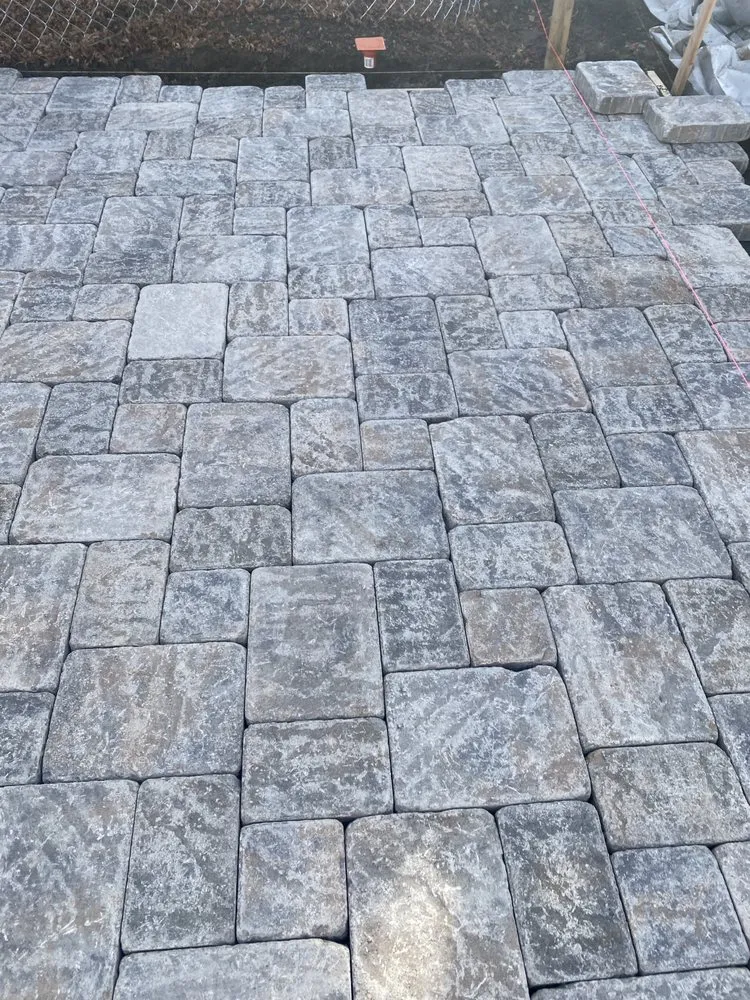 Expert yard maintenance in Menlo Park, CA by UH Landscape