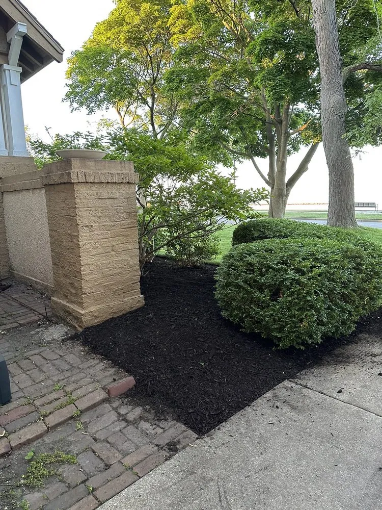 Custom residential landscaping for beautiful yards across Racine, WI - U&I Landscaping Maintenance