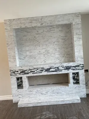 UL Construction And Landscaping Logo