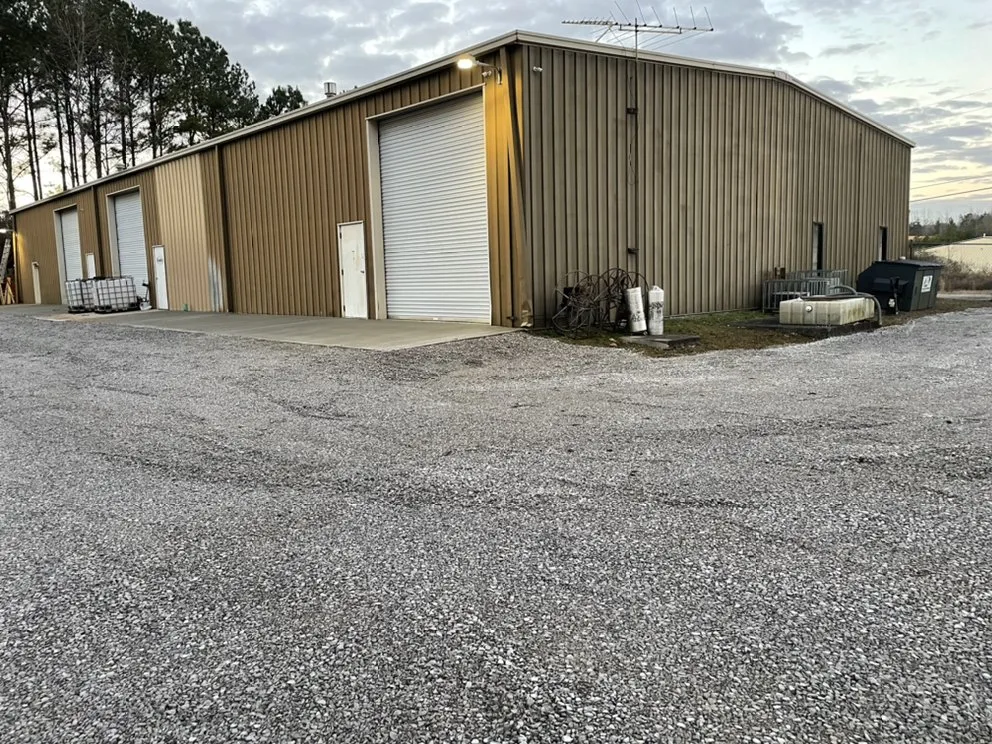 Affordable yard maintenance for year-round maintenance in Hoover, AL by Ulch Mulch