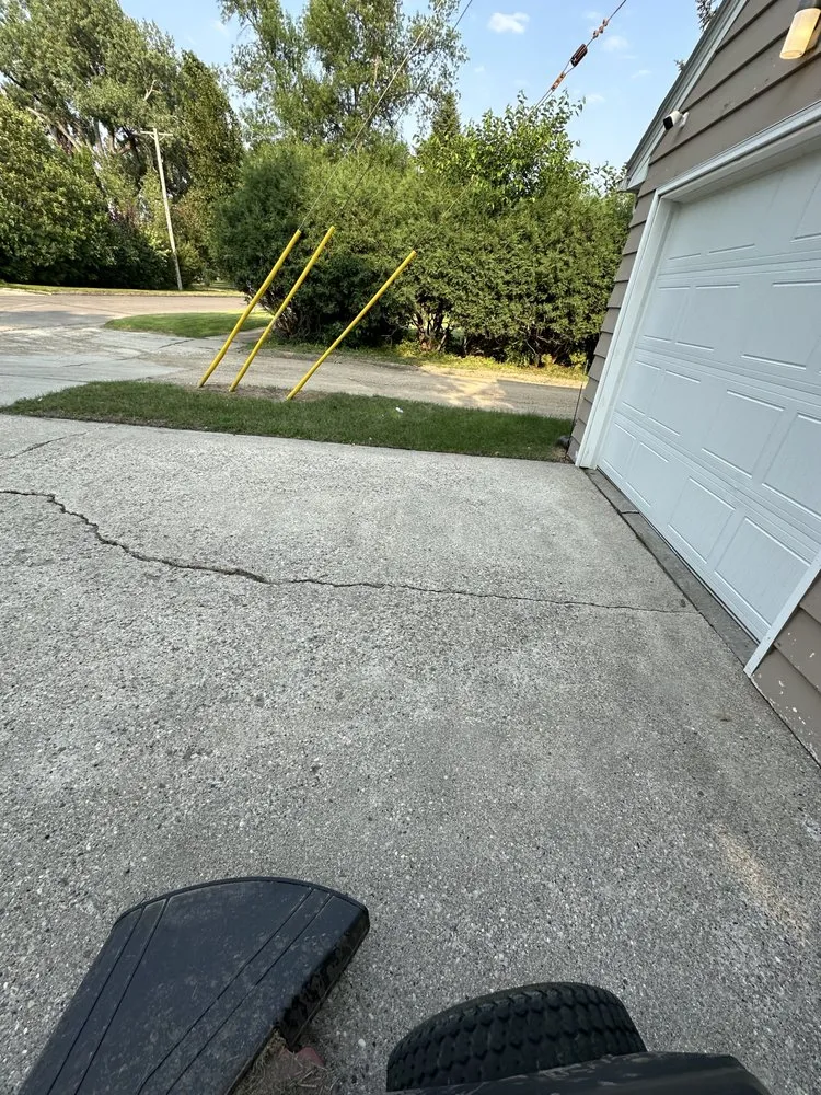 Top-rated yard maintenance for homes in Warren, MN by Ultimate Landcare