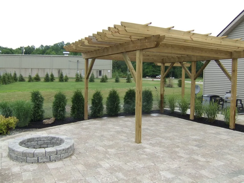 Top-rated yard cleanup service with custom design across Vermilion, OH - Ultimate Landscape Management