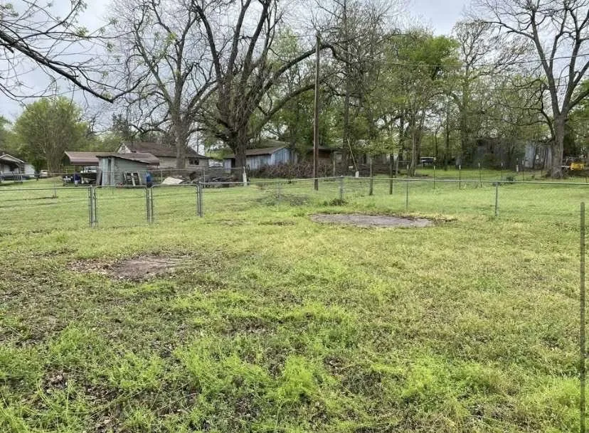 Expert landscape installation in Sawyer, OK by Ultimate Landscaping