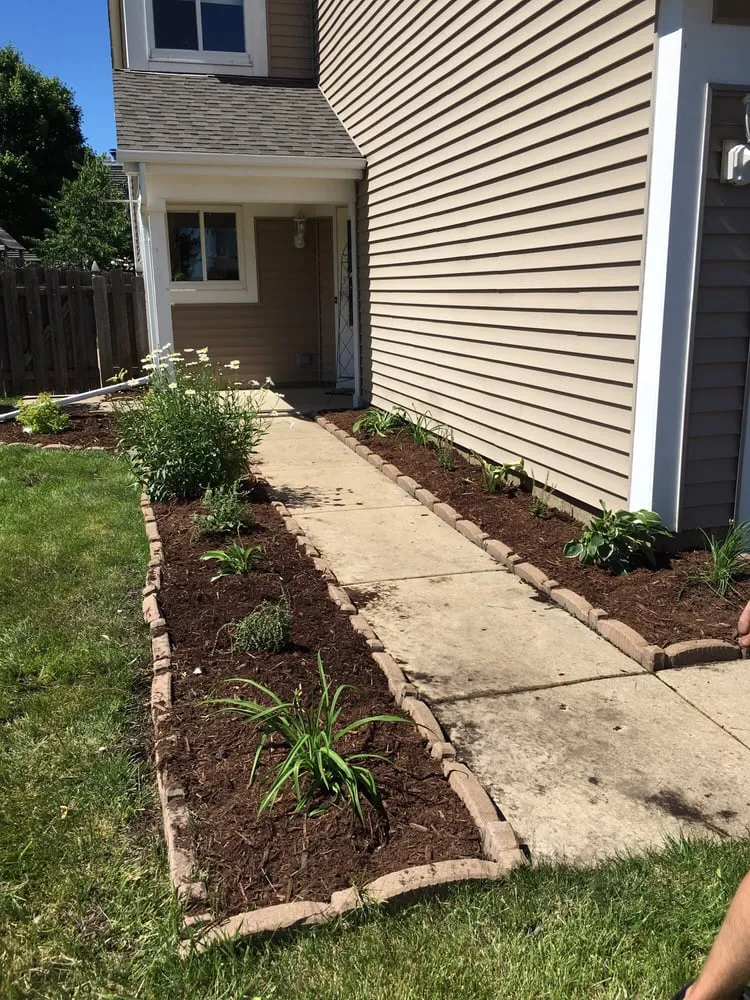 Reliable yard maintenance experts serving South Elgin, IL - Ultimate Landscaping
