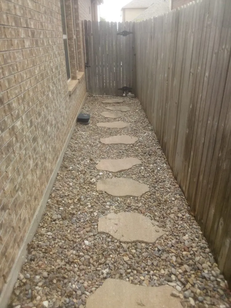 Custom yard maintenance experts serving Moore, OK - ultimate Lawn Care & Handy Work