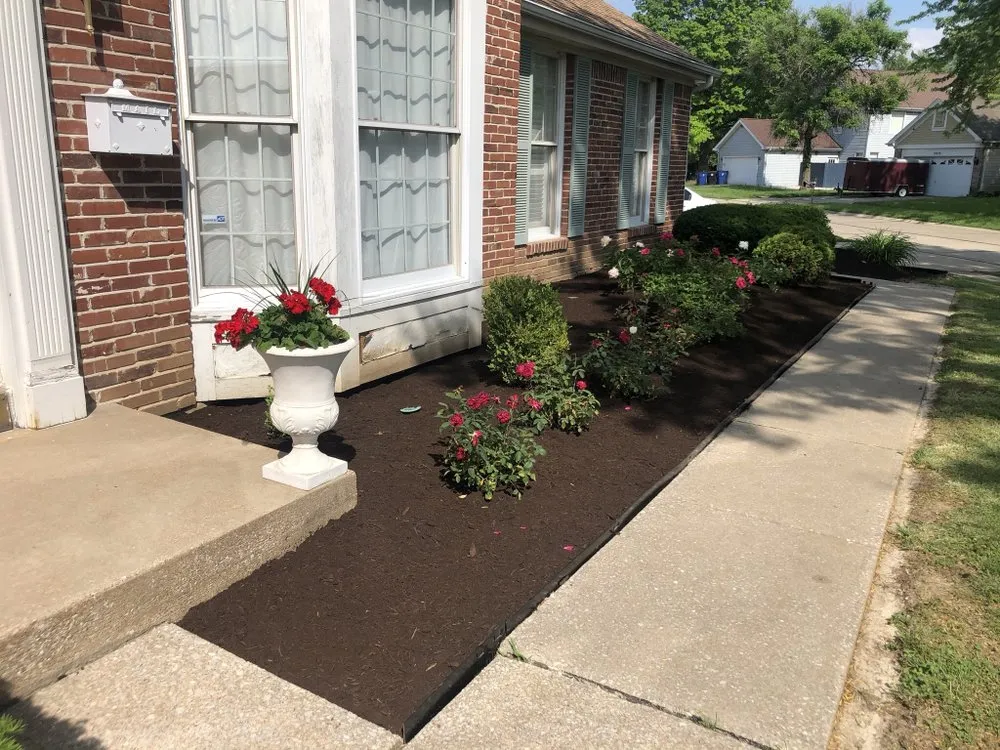 Local outdoor landscaping experts serving St. Louis, MO - Ultimate Lawn Care