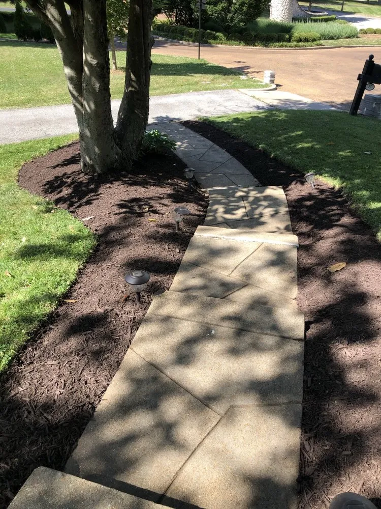 Top-rated outdoor landscaping in St. Louis, MO - Ultimate Lawn Care