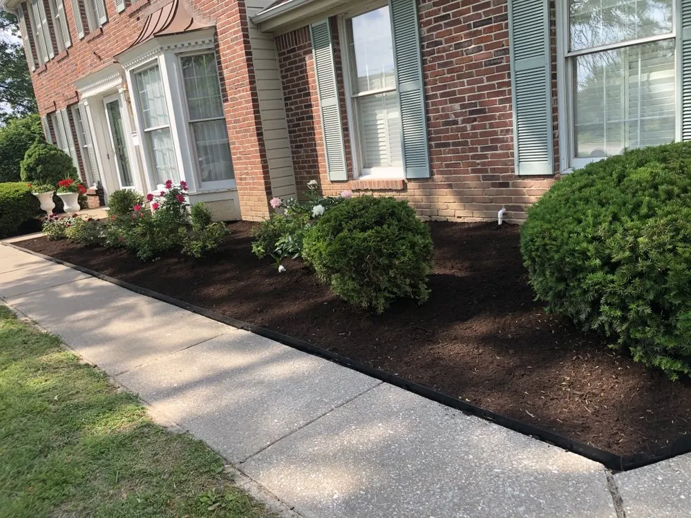 Top-rated lawn care service experts serving St. Louis, MO - Ultimate Lawn Care