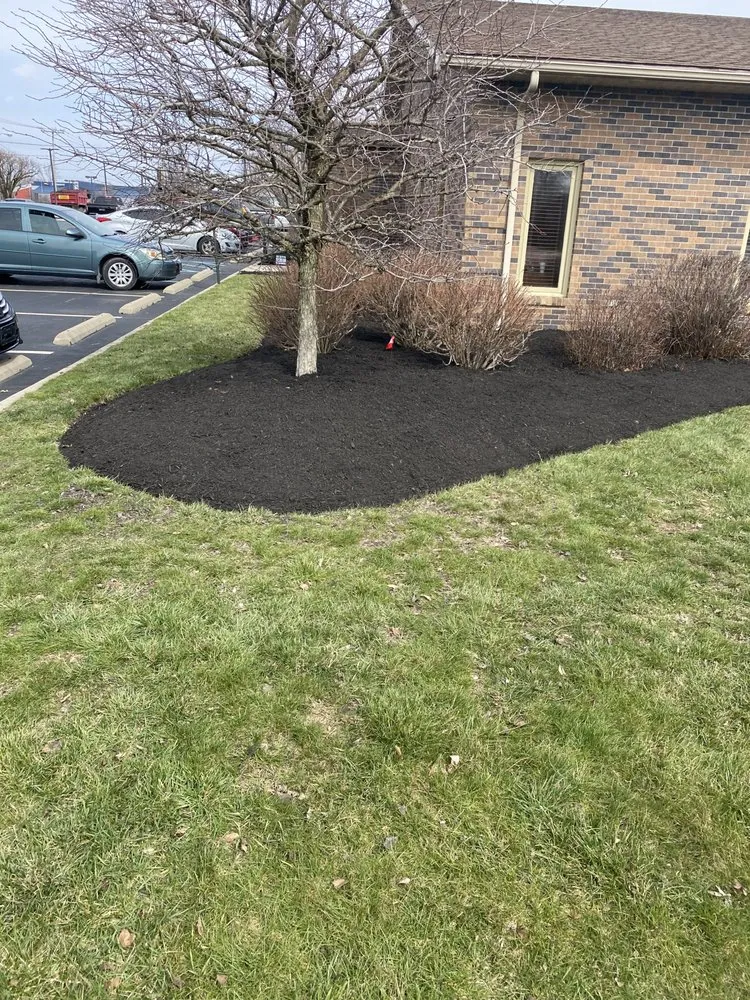 Expert garden landscaping experts serving Muncie, IN - Ultimate Lawn Services