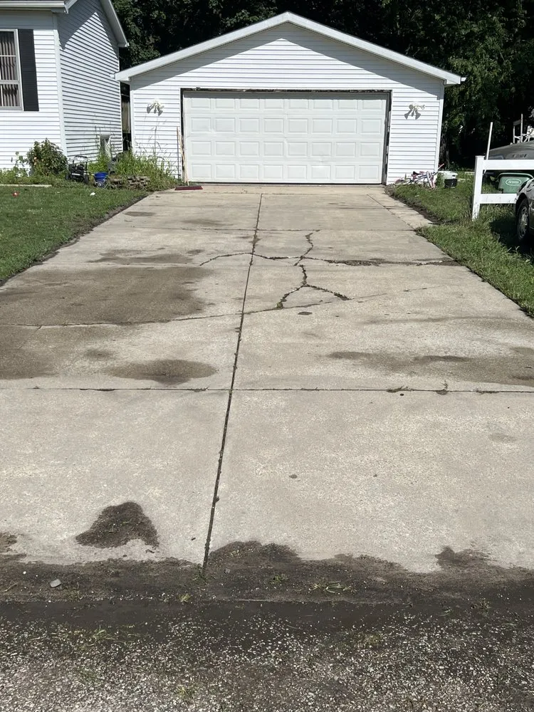 Top-rated lawn care service with custom design across Elkhart, IN - Ultimate Shine