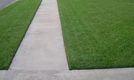 Professional landscaping services experts serving Sioux Falls, SD - Ultimate Turf