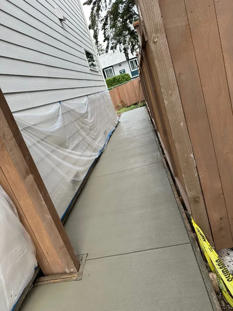 Reliable landscaping services experts serving Lynnwood, WA - Ultra Quality Construction