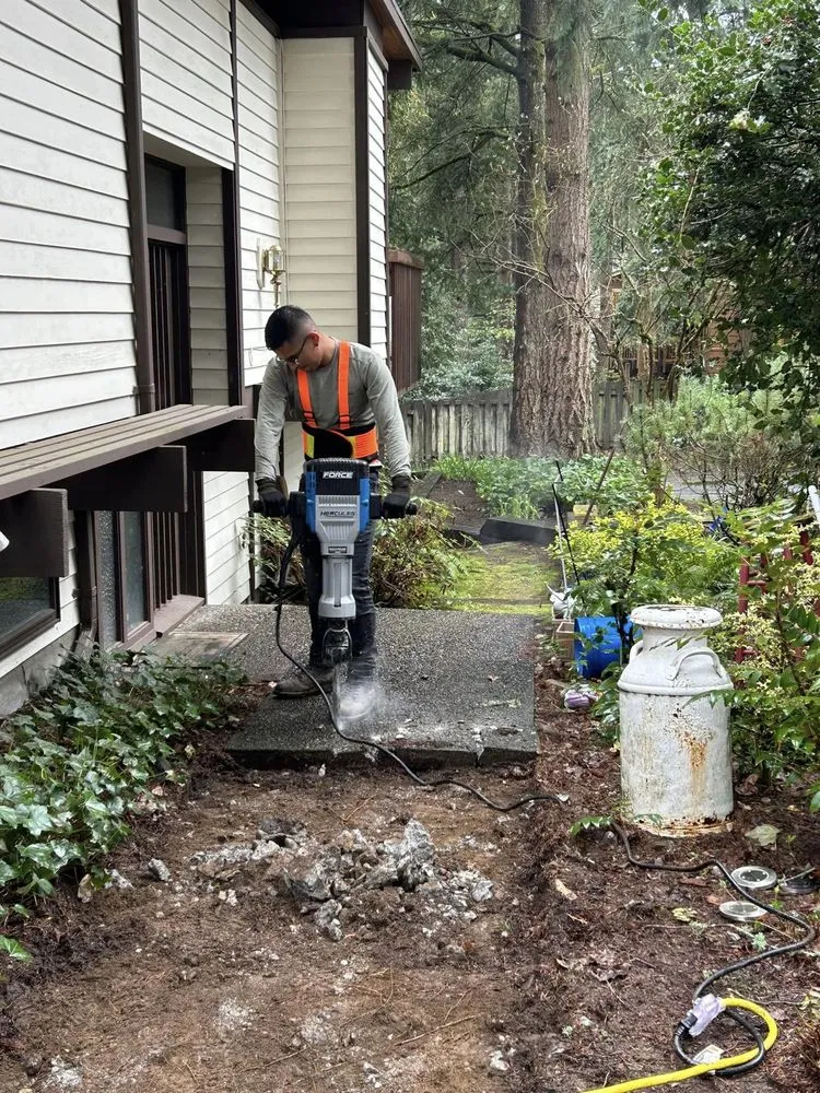 Affordable yard cleanup service in Lynnwood, WA - Ultra Quality Construction