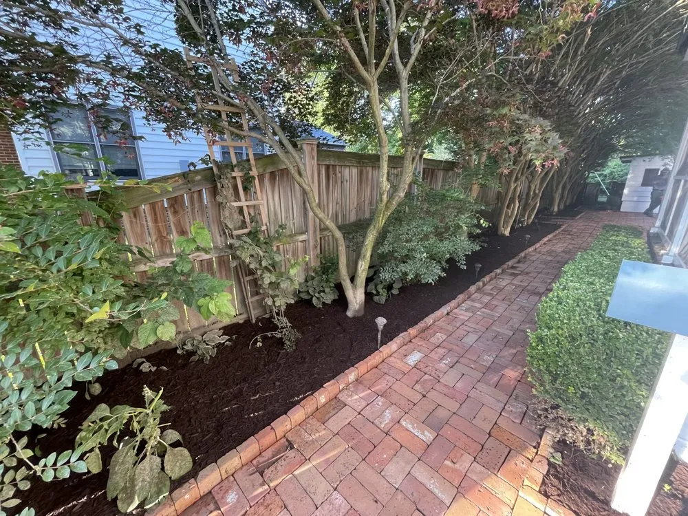 Custom yard cleanup service experts serving Newport News, VA - Umsteads Lawncare