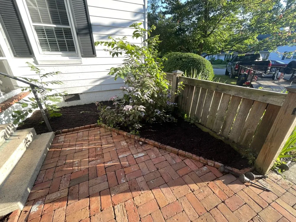 Custom landscape design near you in Newport News, VA by Umsteads Lawncare