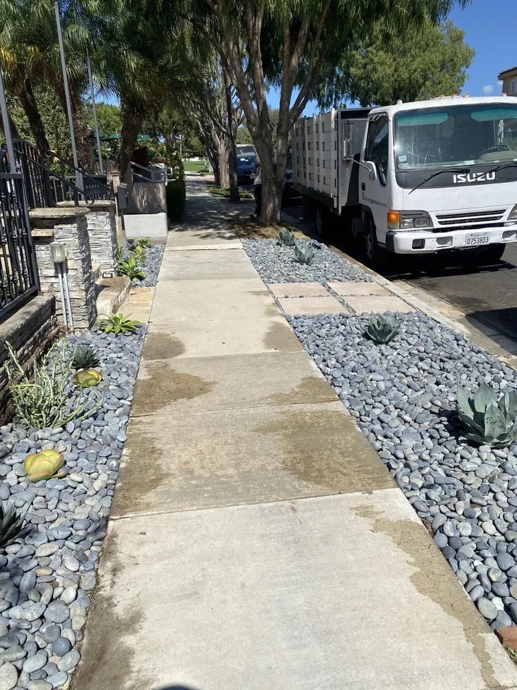 Affordable lawn mowing service in Santa Ana, CA - Unbeatable Landscapes