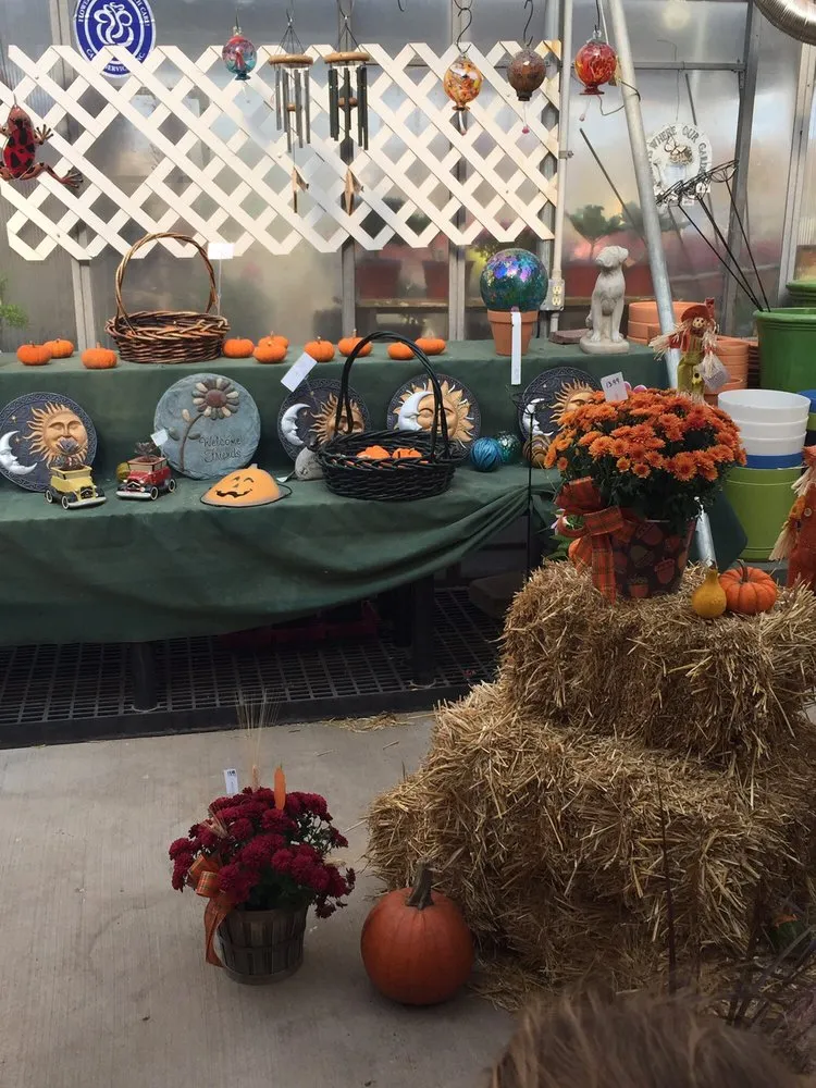 Expert lawn mowing service experts serving Middletown, CT - Uncle Bob's Florist & Garden Center