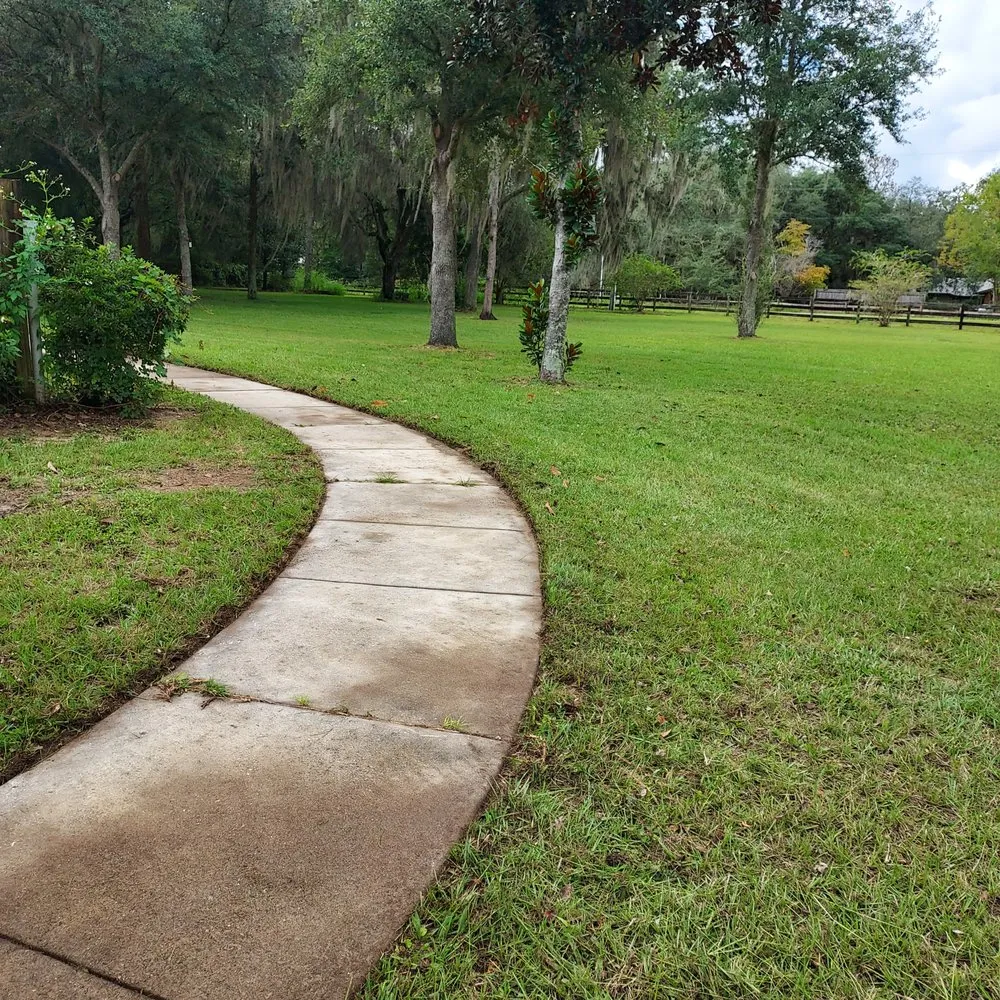 Top-rated lawn care service in Williston, FL - Uncle Dave's Lawn Services