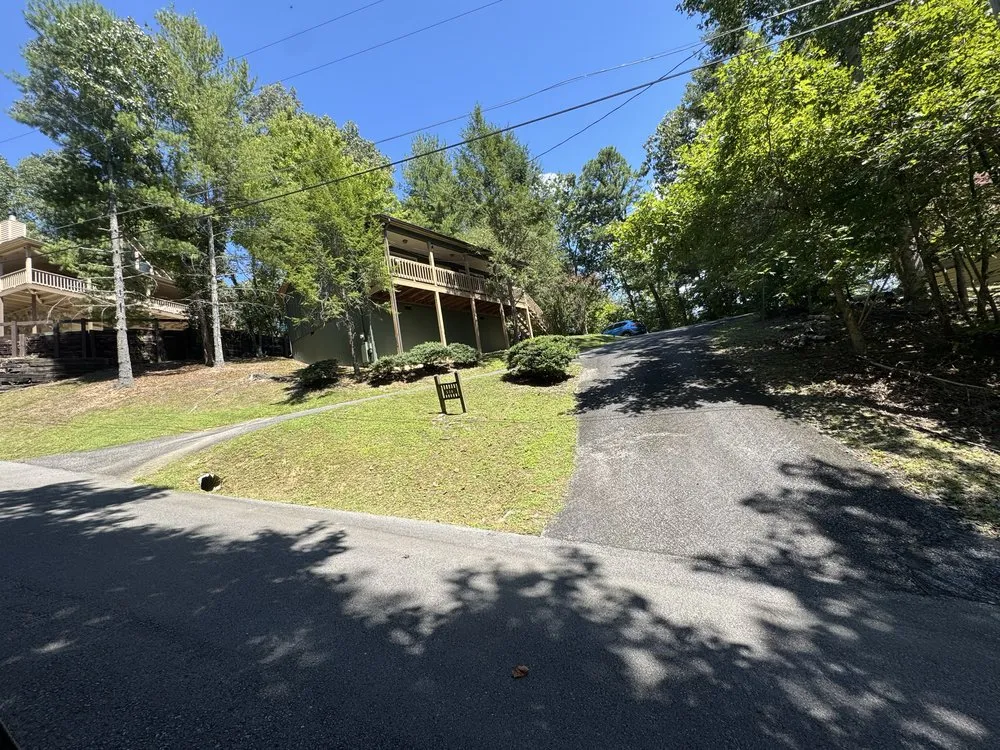 Affordable yard cleanup service in Friendsville, TN - Uncle Jimmy’s Lawn Care
