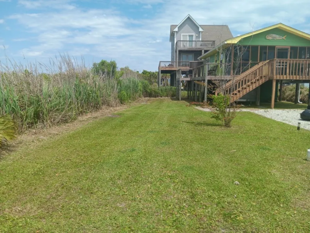 Custom yard cleanup service near you in Midway Park, NC by Uncle Joe's Lawn Care Services